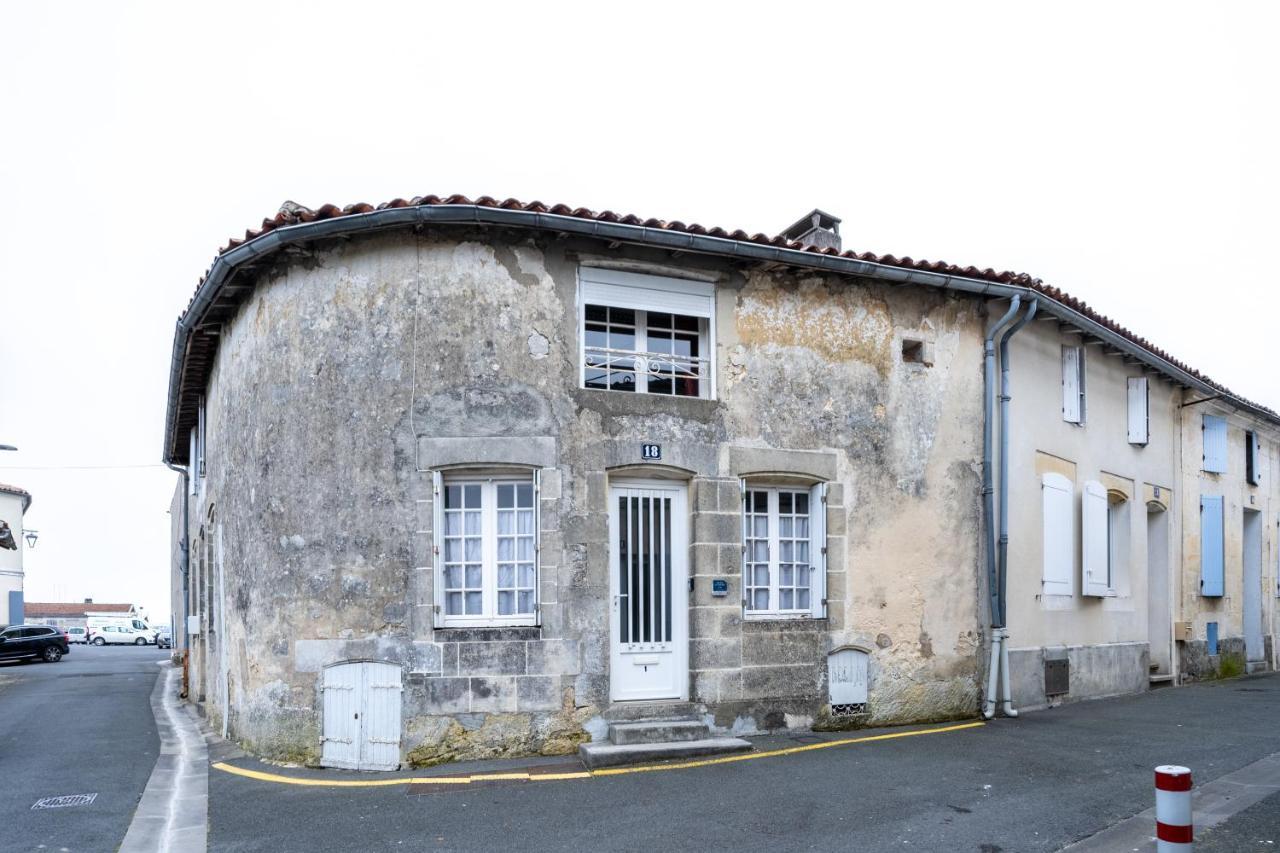 Laconciergeriejonzac, Residence Georgeon Buitenkant foto